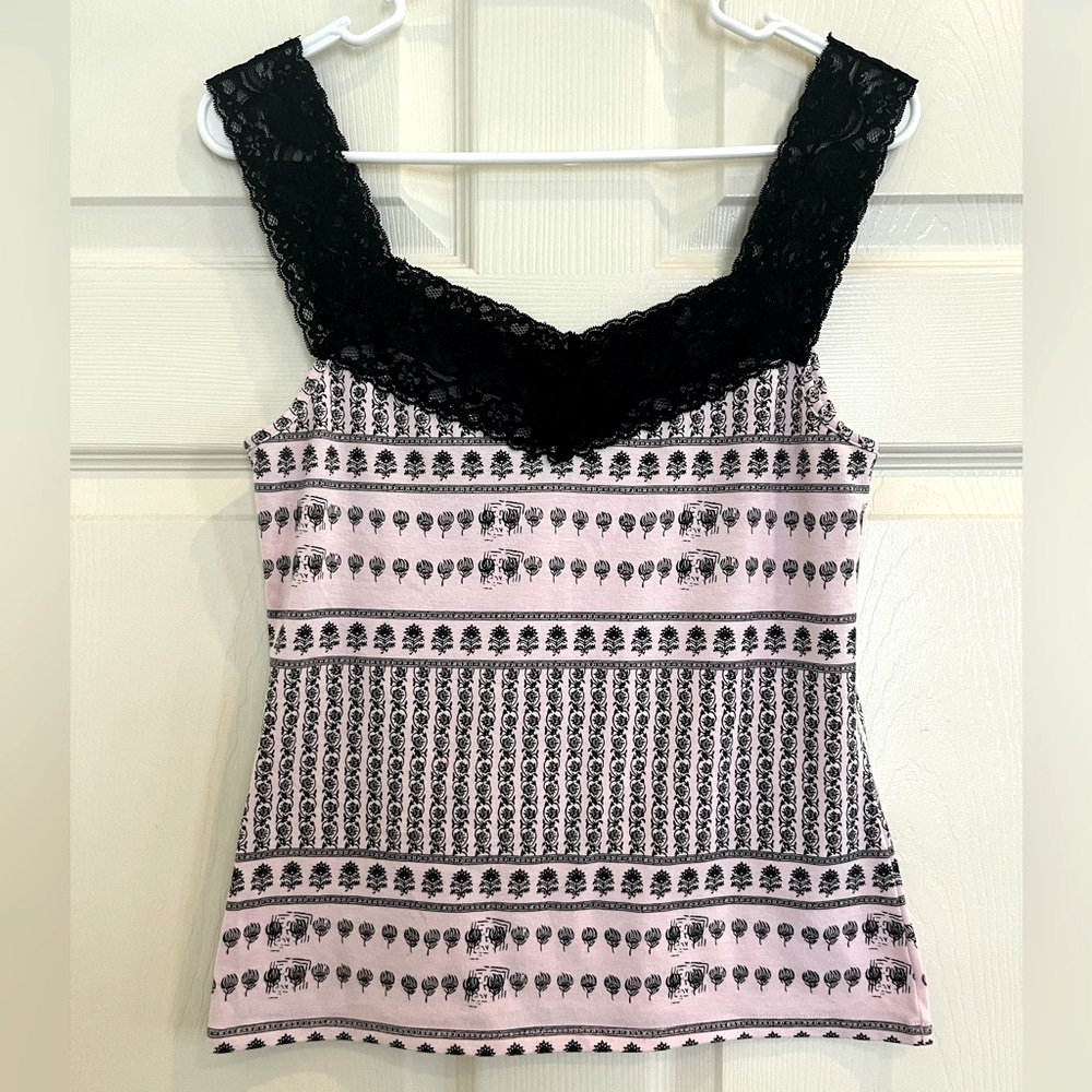 PARALLEL pink top with black lace